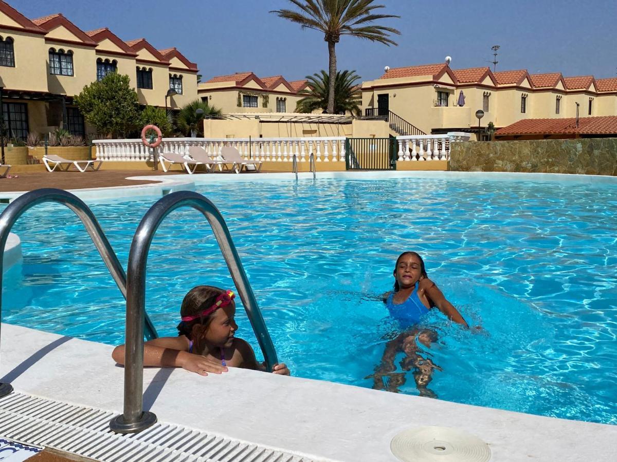 Fuerte Holiday M&M Apartaments Costa Calma Luaran gambar
